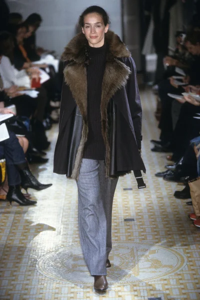 Look 15